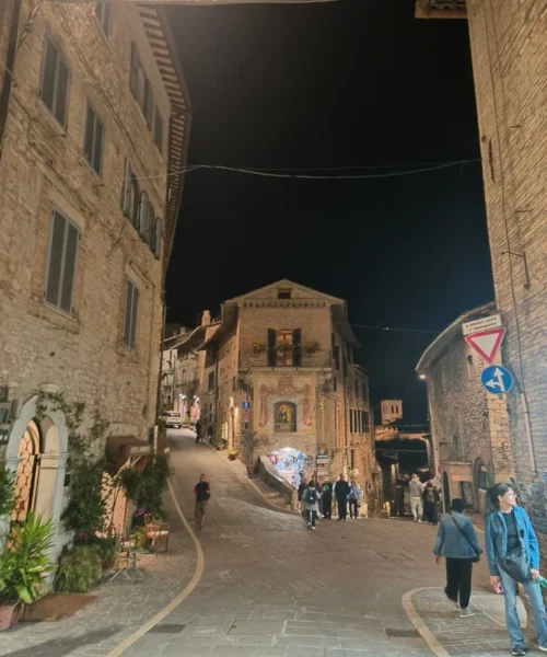 ASSISI (1) ASSISI (1)