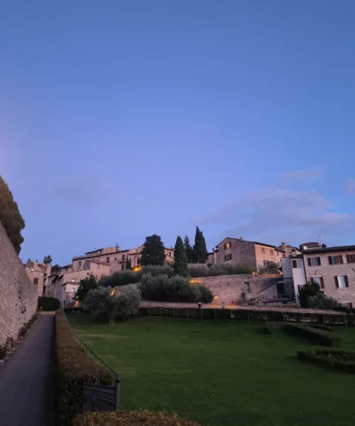 ASSISI (4) ASSISI (4)